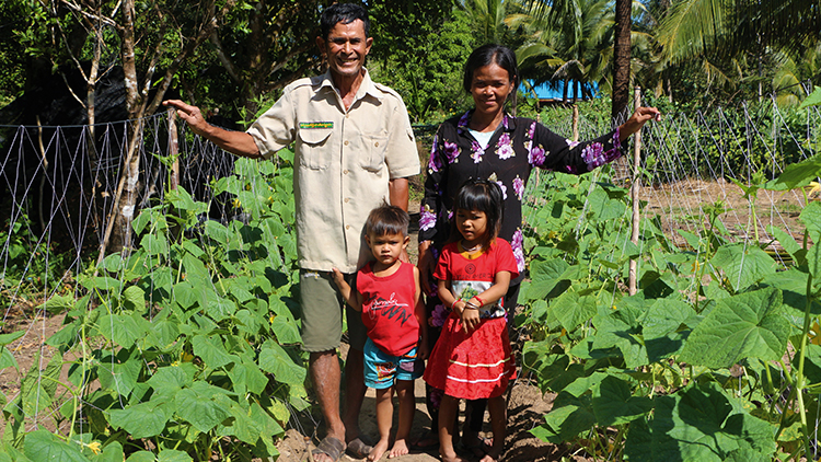 Projet Anourok au Cambodge famille dans la nature