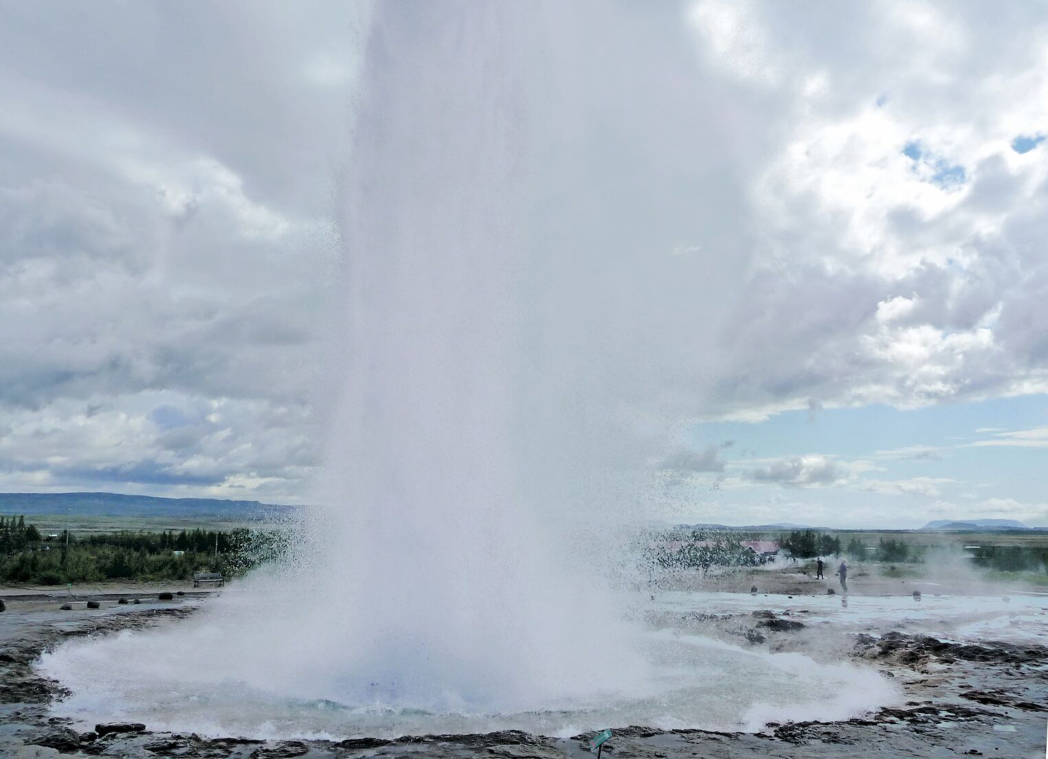 Le geyser Strokkur, à Geysir en Islande