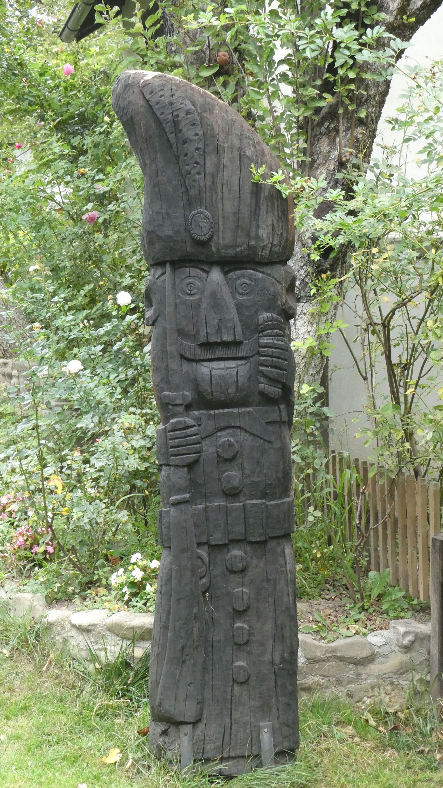 Dans le musée Popa à Tarpesti